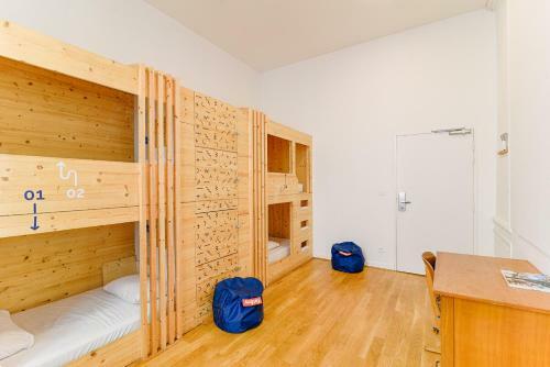 Away Hostel & Coffee Shop