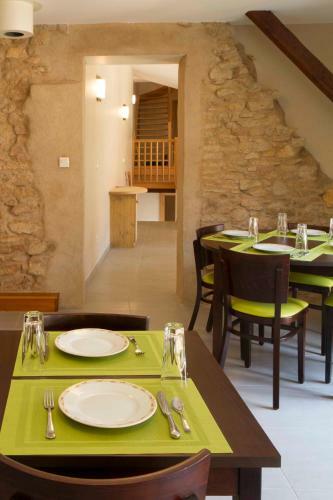Bed & Breakfast La Griffe � Foin Au Restaurant Raisin D'or