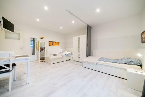 Private Apartment Alice Top (5948)