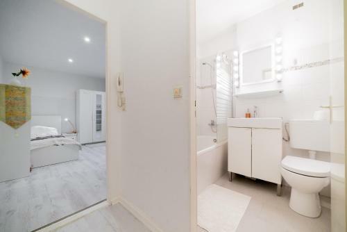 Private Apartment Alice Top (5948)