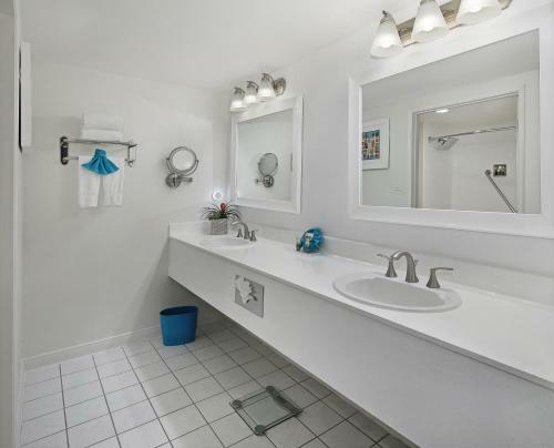 Anaheim Plaza Hotel And Suites