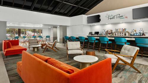 Anaheim Plaza Hotel And Suites