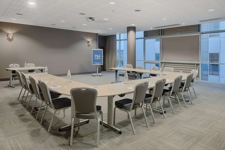 Hotel NH Lyon Airport