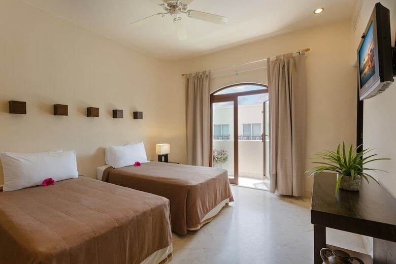 Porto Playa Condo Hotel