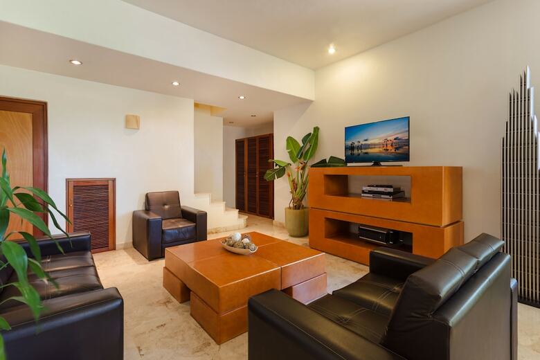 Porto Playa Condo Hotel