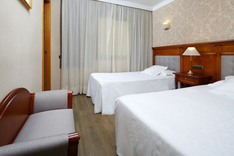 Hotel Apartament-restaurant Hispanos 7 Suiza
