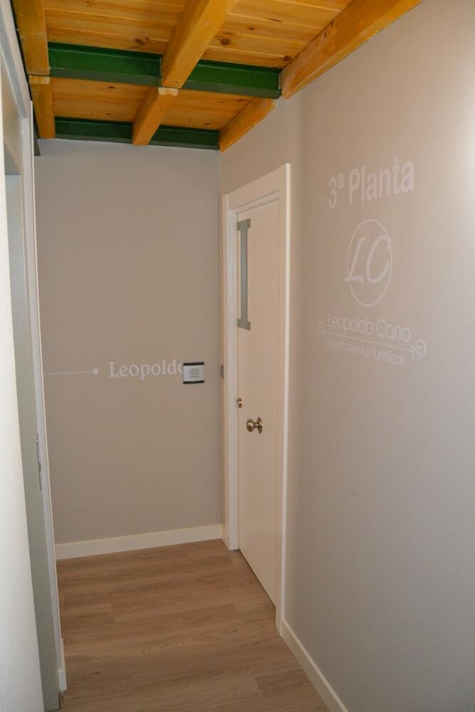 Apartamento Leopoldo Cano Center