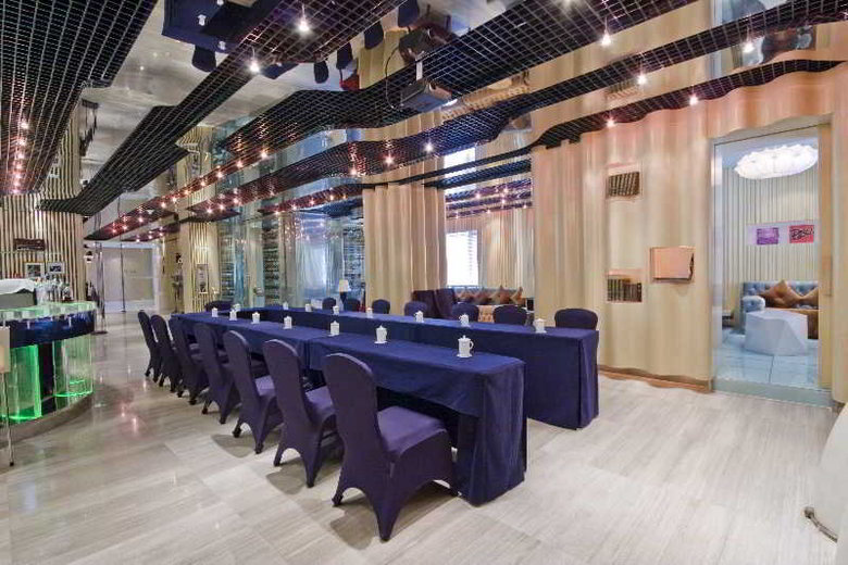 Hotel Gehua New Century