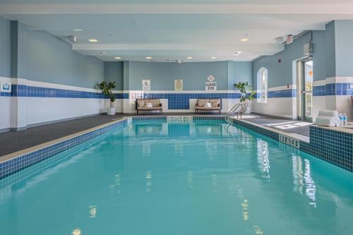 Holiday Inn Express Hotel & Suites Belleville
