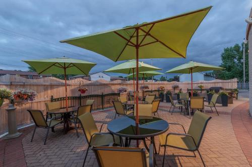 Holiday Inn Express Hotel & Suites Belleville