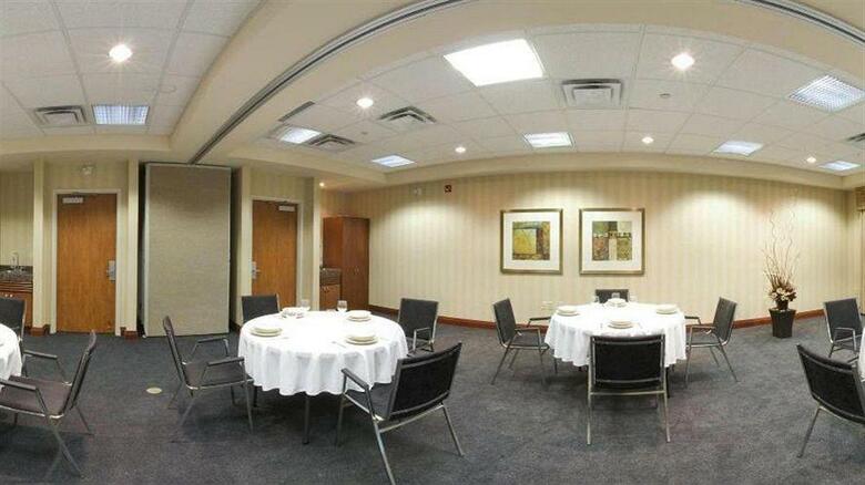 Holiday Inn Express Hotel & Suites Brampton