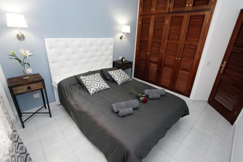 White Apartment Boutique