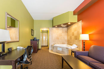 Hotel Comfort Suites East