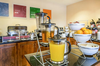 Hotel Comfort Suites East