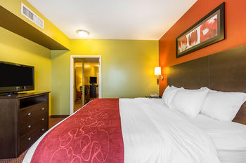 Hotel Comfort Suites East