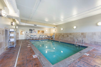 Hotel Comfort Suites East