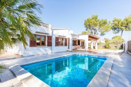 Chalet Falc� With Private Pool And Garden