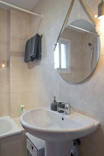 Urbanchic Los Pacos Apartment