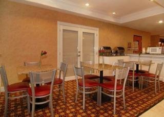 Hotel Comfort Suites Las Colinas Center