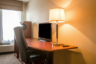 Hotel Sleep Inn & Suites East Chase