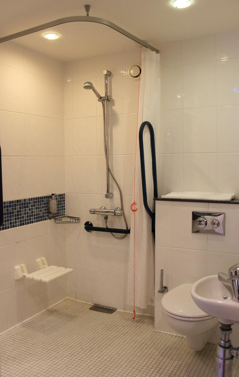 Hotel Holiday Inn Express Cardiff Airport
