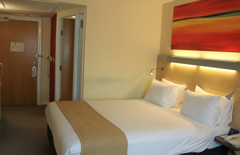Hotel Holiday Inn Express Cardiff Airport