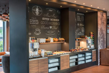Hotel Motel One Hamburg Airport