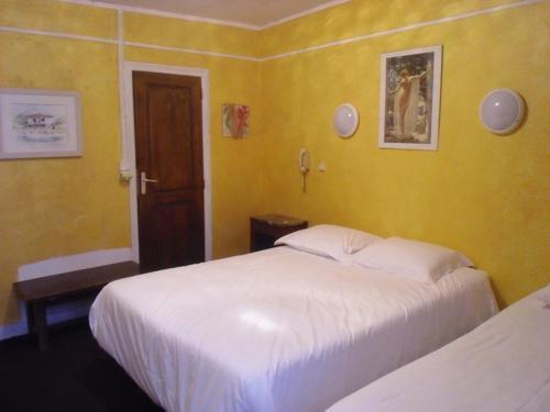 Hostal Lille Louvre Hotel