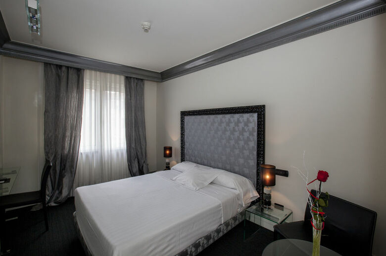 Hotel Ercilla L�pez De Haro