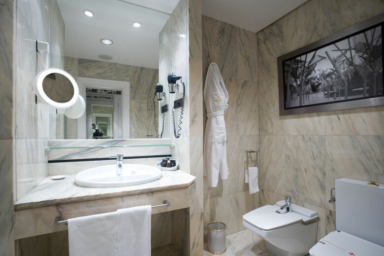Hotel Ercilla L�pez De Haro