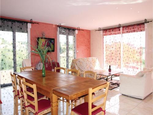 Three-bedroom Holiday Home In Aubenas