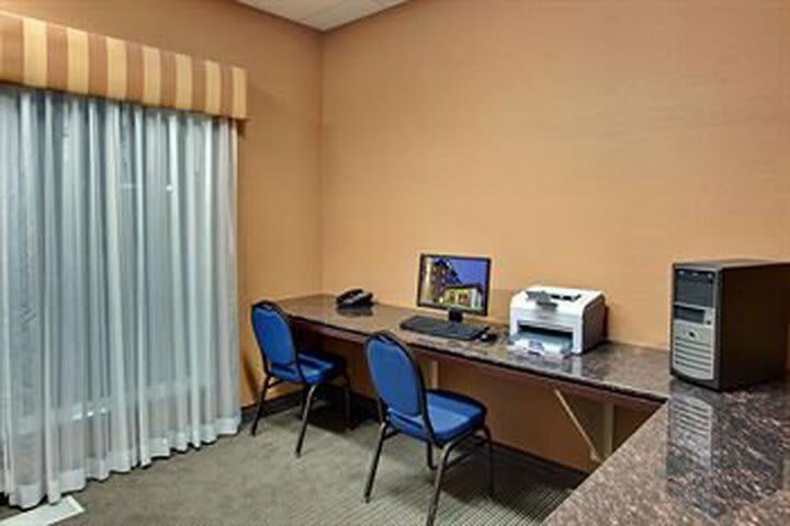 Hotel Holiday Inn Express Airport-calgary