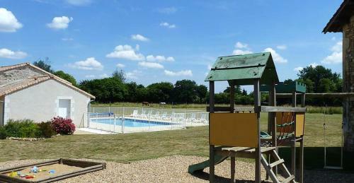 Holiday Home Chemin Du Mitan 2