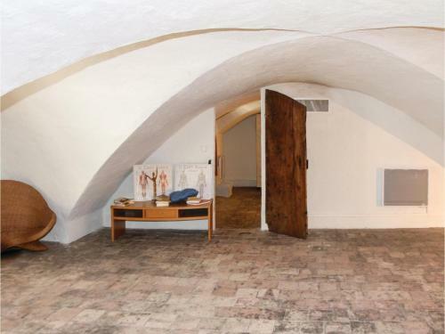 Four-bedroom Holiday Home In Viviers