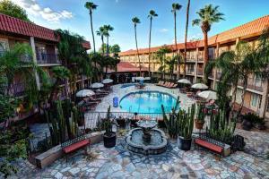 Hotel Embassy Suites Williams Center