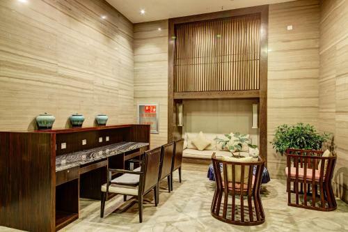 Dali Erhai Longwan Holiday Hotel