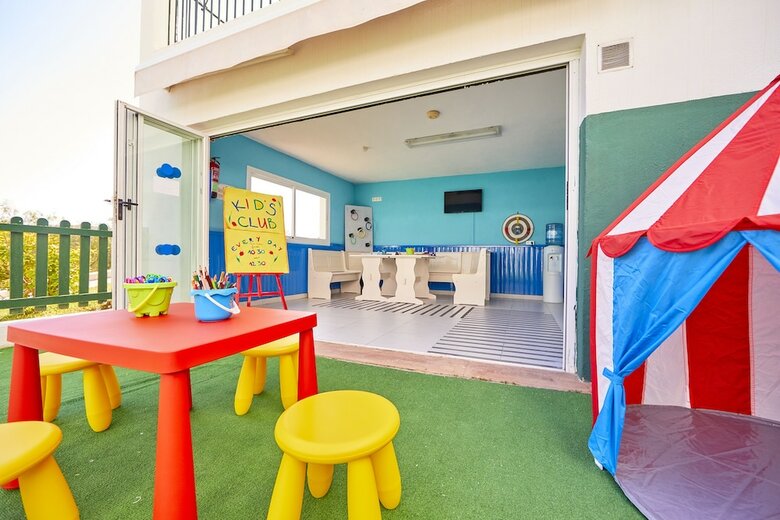 Apartamentos Holiday Center
