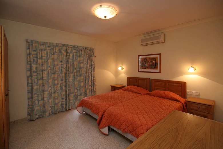 Bayview Hotel & Apartments