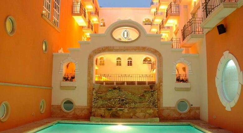 Hotel Villa Mercedes Curio Collection By Hilton