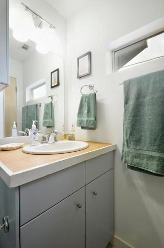 South 2nd Apartment 1806