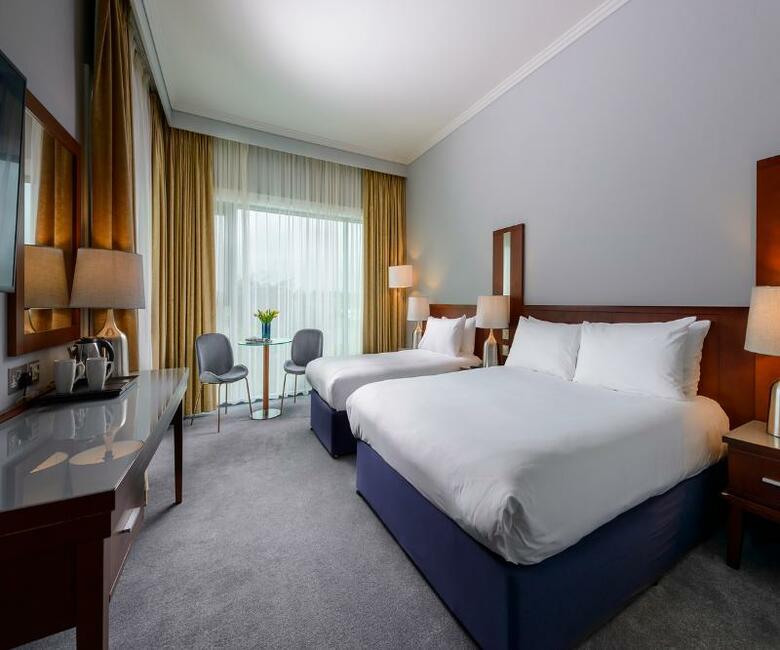Carlton Shearwater Hotel