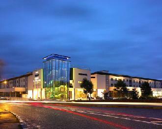 Carlton Shearwater Hotel