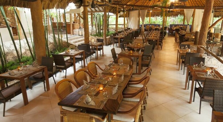Hotel Mahekal Beach Resort