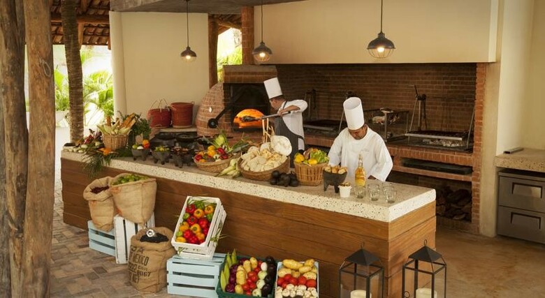 Hotel Mahekal Beach Resort