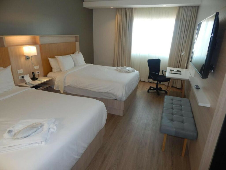 Radisson Col�n 2000 Hotel & Casino