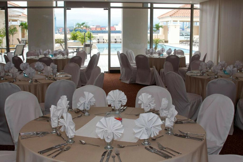 Radisson Col�n 2000 Hotel & Casino
