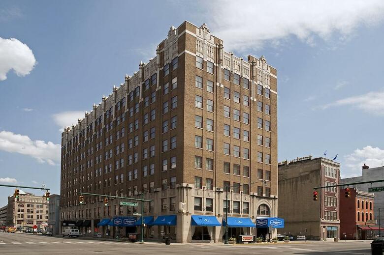Hotel Hampton Inn Downtown, Across From Circle Center