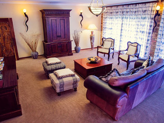 Hotel Mpongo Private Game Reserve