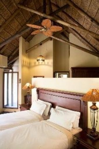 Hotel Mpongo Private Game Reserve