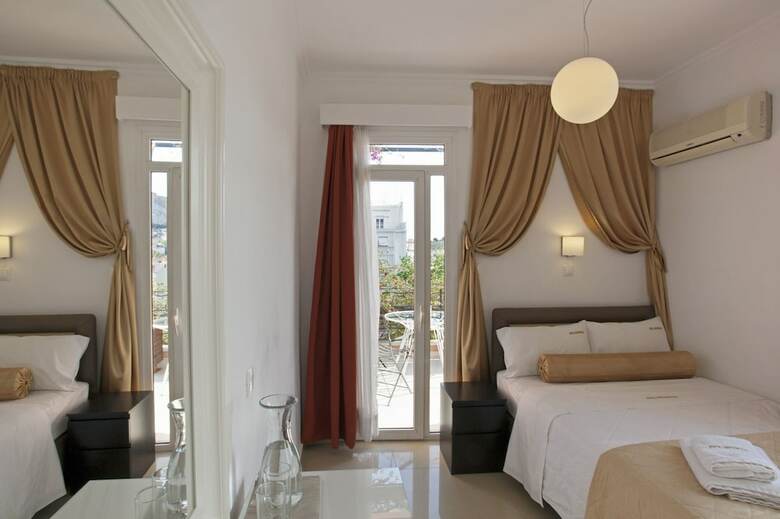 Metropolis Hotel